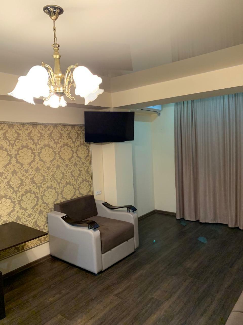 Vardanants Steet 2Nd Back Yerevan Exterior photo